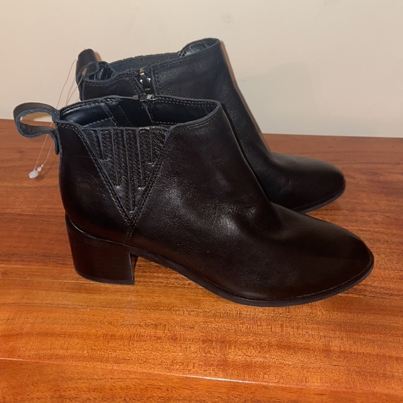 EVOLVE by Easy Spirit scuff black heeled Chelsea booties 5.5 - Picture 4 of 7